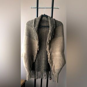 Autumn Romantichut sweater with fringe